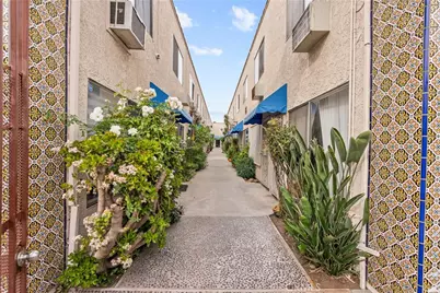 11025 Kittridge #134, North Hollywood, CA 91606 - Photo 2
