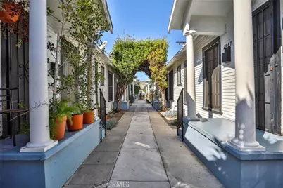 2867 Edgehill Drive, Los Angeles, CA 90018 - Photo 16