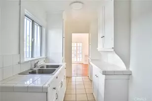 2867 Edgehill Dr, Los Angeles, CA 90018 - Photo 22