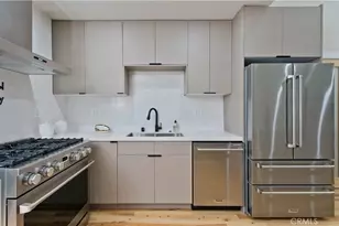 17905 Bullock St, Encino, CA 91316 - Photo 6