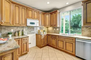 15155 Trail View Ct, Sylmar, CA 91342 - Photo 10