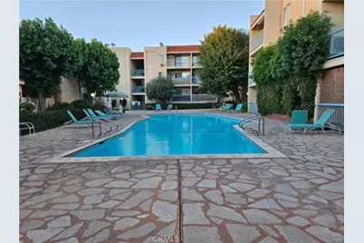 18307 Burbank Boulevard #41, Tarzana, CA 91356 - Photo 18