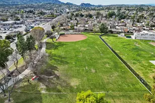 23515 Lyons Ave, Valencia, CA 91355 - Photo 32