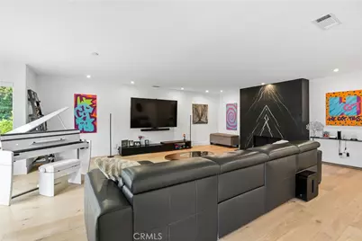 22637 Erwin Street, Woodland Hills, CA 91367 - Photo 6