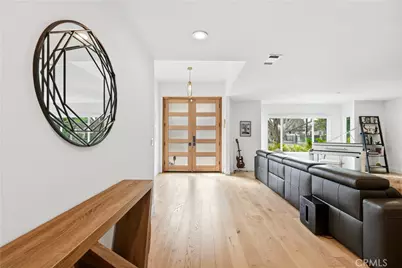 22637 Erwin Street, Woodland Hills, CA 91367 - Photo 4