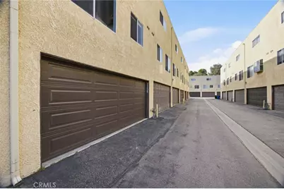 7738 Via Napoli #50, Burbank, CA 91504 - Photo 2