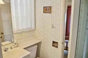 1083 E Fairmount, Burbank, CA 91501 - Photo 16