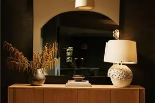 17930 Karen Dr, Encino, CA 91316 - Photo 2