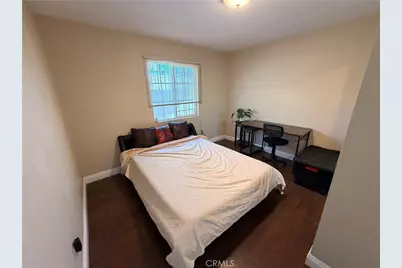 536 W 42nd Street, Los Angeles, CA 90037 - Photo 12