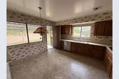 7633 Ampere, North Hollywood, CA 91605 - Photo 4