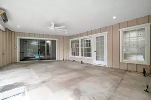 4809 Queen Victoria Rd, Woodland Hills, CA 91364 - Photo 14