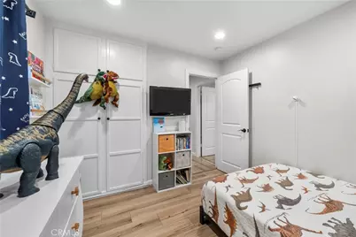 11228 Blythe, Los Angeles, CA 91352 - Photo 18