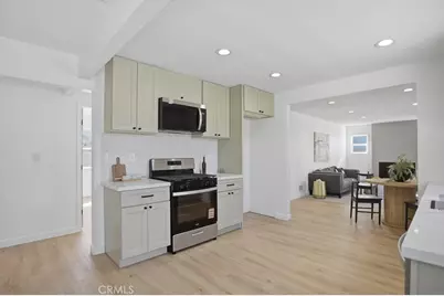 21045 Blythe Street, Canoga Park, CA 91304 - Photo 14