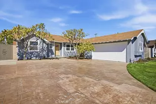 21045 Blythe St, Canoga Park, CA 91304 - Photo 2