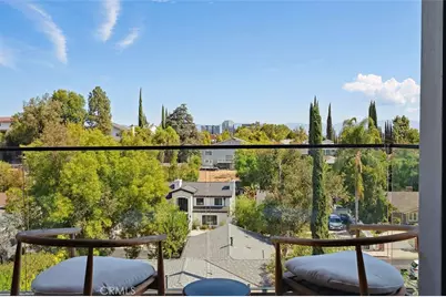 22268 Avenue San Luis, Woodland Hills, CA 91364 - Photo 2