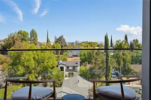 22268 Avenue San Luis, Woodland Hills, CA 91364 - Photo 2