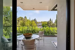 22268 Avenue San Luis, Woodland Hills, CA 91364 - Photo 14