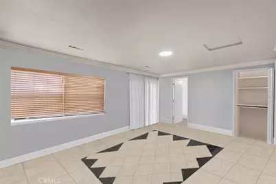 9253 Hayvenhurst Avenue, North Hills, CA 91343 - Photo 18