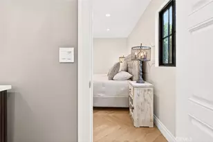 16717 Encino Hills Dr, Encino, CA 91436 - Photo 60