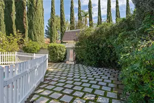 23921 Berdon St, Woodland Hills, CA 91367 - Photo 46