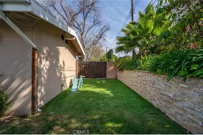 23000 Brenford Street, Woodland Hills, CA 91364 - Photo 32