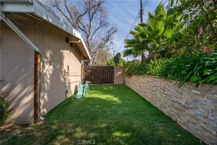 23000 Brenford St, Woodland Hills, CA 91364 - Photo 32