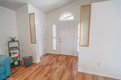 20164 Crestview Dr., Canyon Country, CA 91351 - Photo 2