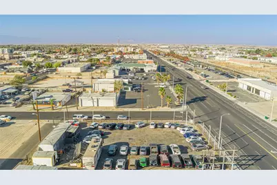 44663 Sierra, Lancaster, CA 93534 - Photo 2