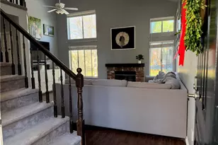 28114 Guilford, Saugus, CA 91350 - Photo 4