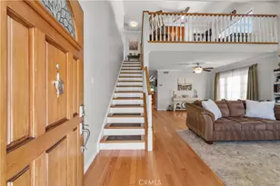 25811 Mendoza Dr, Valencia, CA 91355 - Photo 2