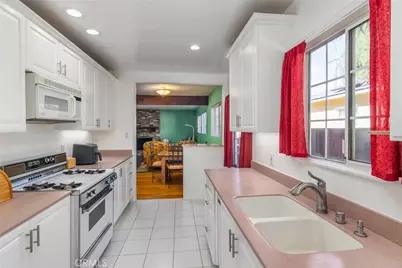 8009 Aldea, Lake Balboa, CA 91406 - Photo 6