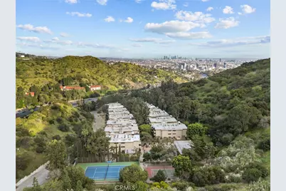 6752 Hillpark Drive #202, Los Angeles, CA 90068 - Photo 2