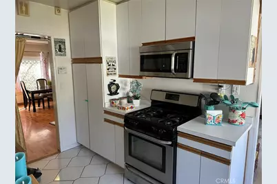 22901 Leonora Drive, Woodland Hills, CA 91367 - Photo 10