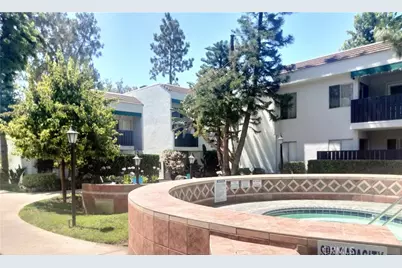 18645 Hatteras #186, Tarzana, CA 91356 - Photo 2