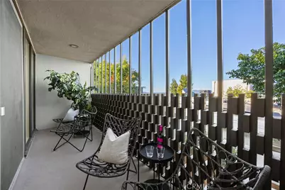 3851 Beverly Ridge, Sherman Oaks, CA 91423 - Photo 32