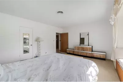 2205 N Catalina Street, Los Angeles, CA 90027 - Photo 24