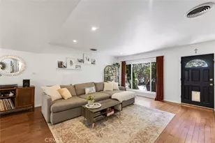 14238 Dickens St, Sherman Oaks, CA 91423 - Photo 2