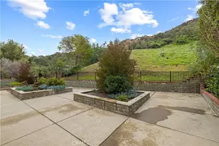 28732 Greenwood Pl, Castaic, CA 91384 - Photo 32