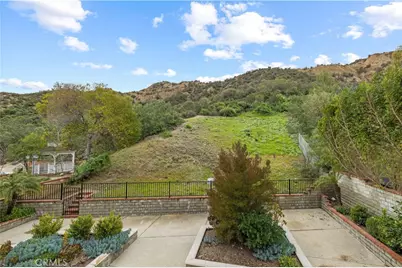 28732 Greenwood Place, Castaic, CA 91384 - Photo 34