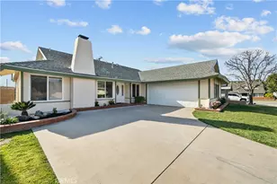 27939 Honeycomb, Saugus, CA 91350 - Photo 2