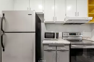 18307 Burbank, Tarzana, CA 91356 - Photo 10