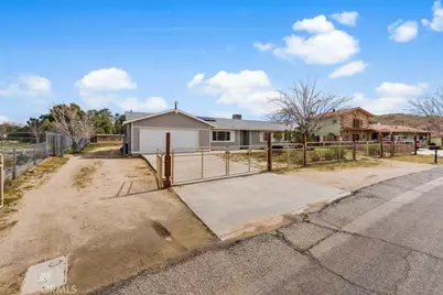 40140 Ridgemist Street, Lake Los Angeles, CA 93591 - Photo 4