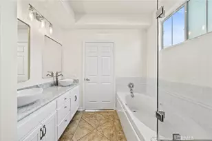 10824 Bloomfield, Toluca Lake, CA 91602 - Photo 26