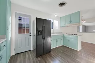 6215 Glide Ave, Woodland Hills, CA 91367 - Photo 48