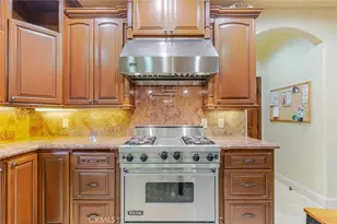 655 N Meyer St, San Fernando, CA 91340 - Photo 14