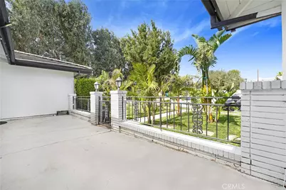 21228 Merridy Street, Chatsworth, CA 91311 - Photo 4