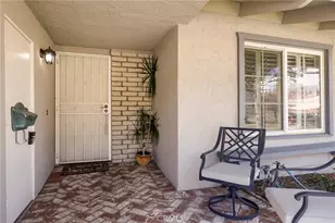 26807 Cir of the Oaks, Newhall, CA 91321 - Photo 2
