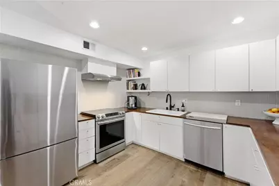 1550 N Laurel Avenue #201, Los Angeles, CA 90046 - Photo 8