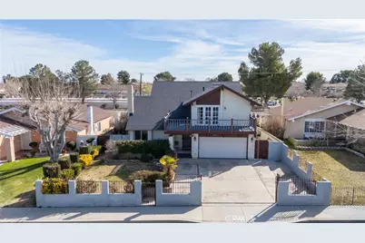 44520 Fenhold, Lancaster, CA 93535 - Photo 2