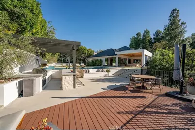 4017 Nogales, Tarzana, CA 91356 - Photo 8